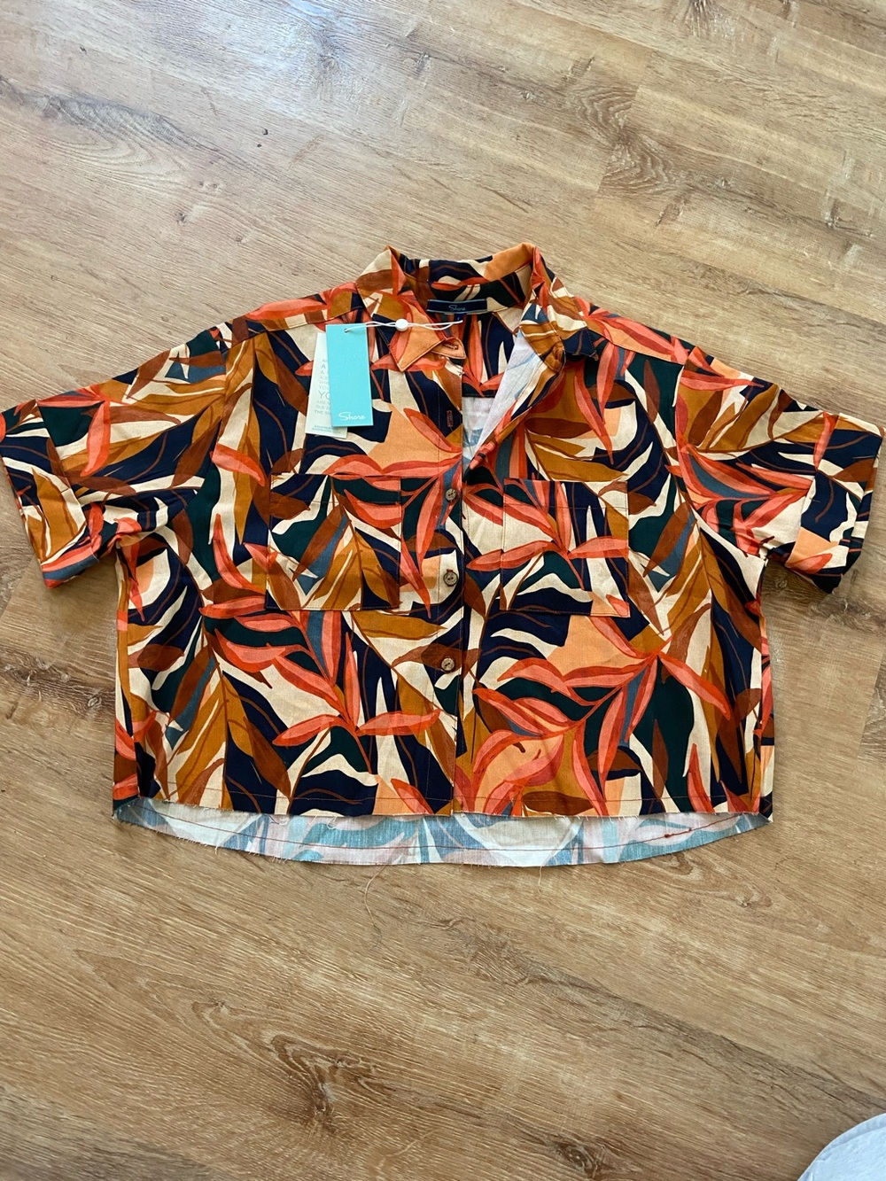 NWT Shore Tropical Leaf Short Sleeve Crop Button-Up Shirt - Multicolor